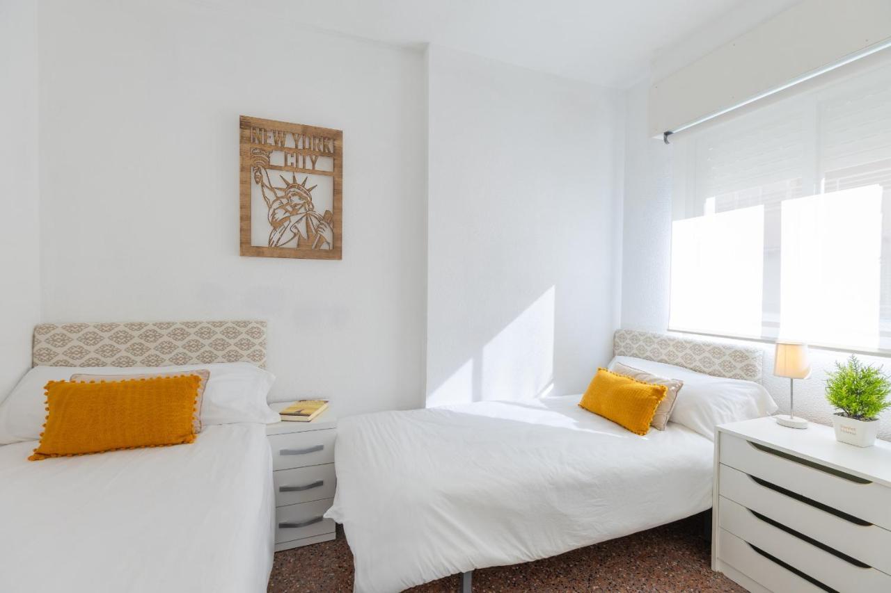 Fidalsa Oh Happy Day Apartment กวาร์ดามาร์เดลเซกูรา ภายนอก รูปภาพ